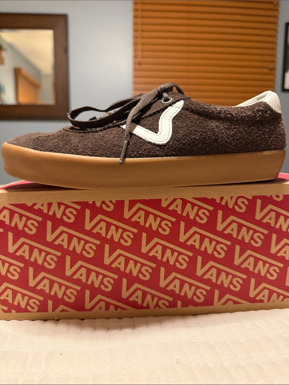 Vans Unisex Brown Suede Low-Top Sneakers with White Side Stripe